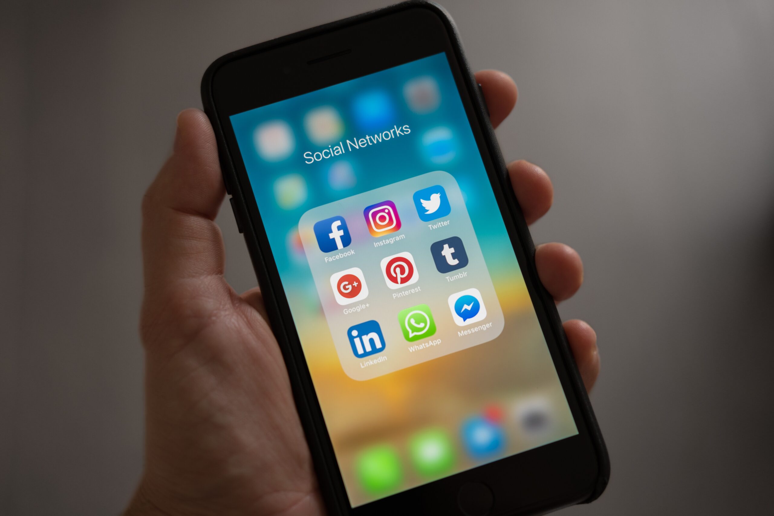 4 Ways To Leverage PR While Working With Influencers